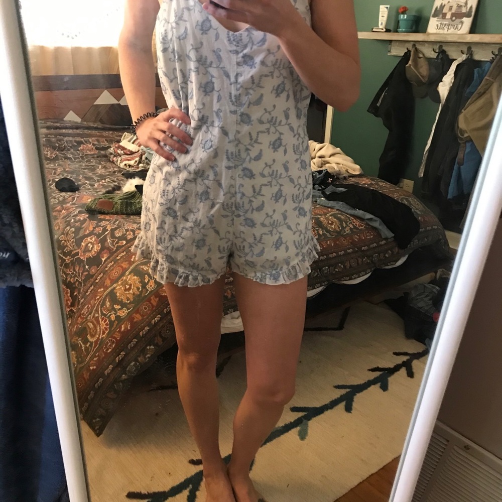 White/blue paisley romper